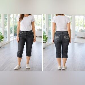 Dkin Dark Gray Embroidered Back Pocket Capris - Women Jeans - size 20W -GUC